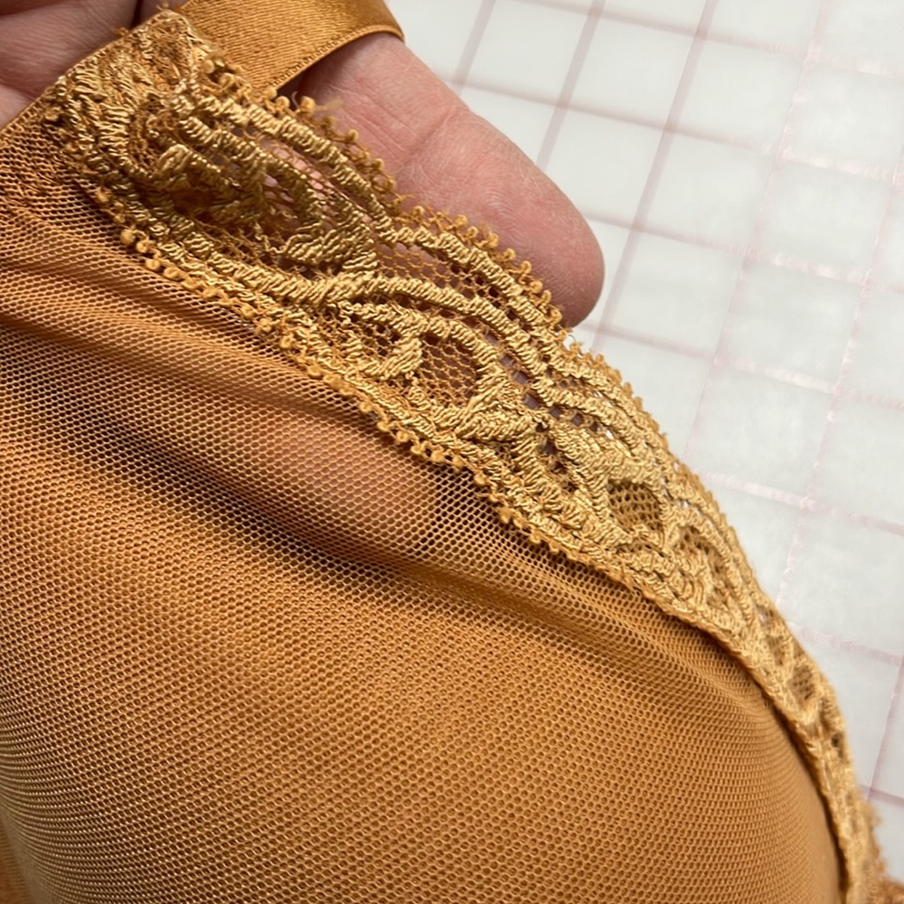 Natori "Feathers" Plunge T-Shirt Underwire Lace Carmel Full Figure Bra SZ 32G - Picture 10 of 13